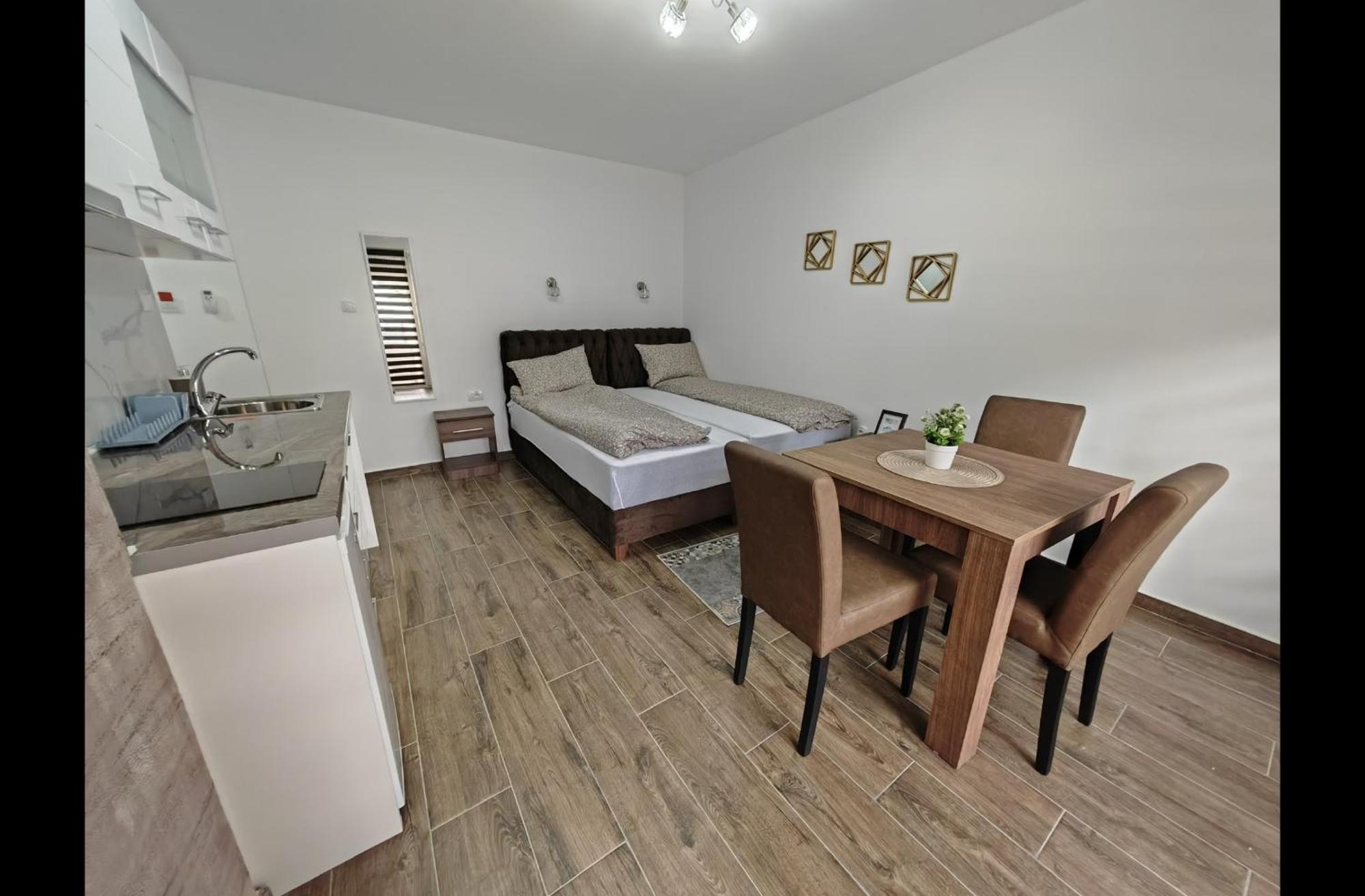 Imperial Lägenhet Veliko Gradište Exteriör bild